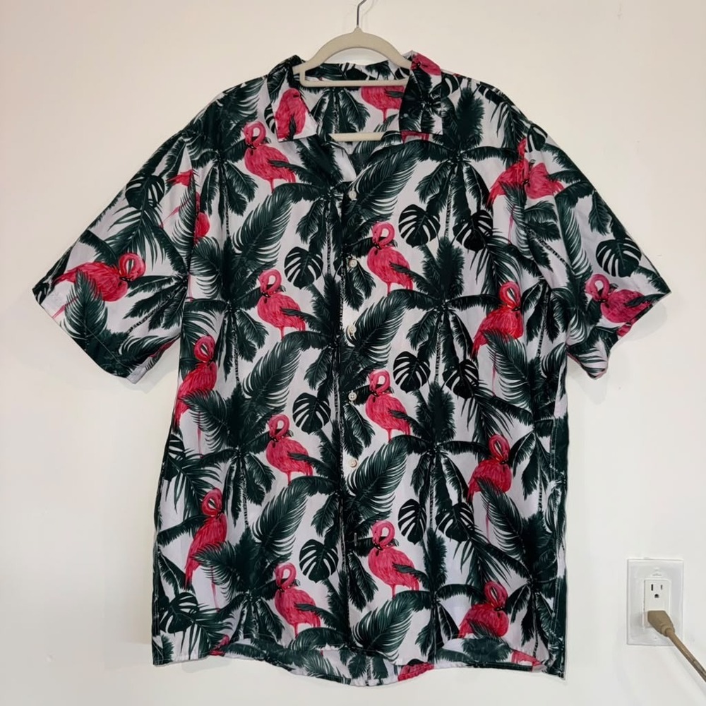 Design In Italy Men's 2XL Button Up Hawaiian Shirt Short Sleeves Pink Flamingos